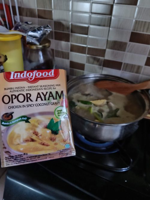 Resep Opor Ayam Mudah dengan Bumbu Jadi Indofood