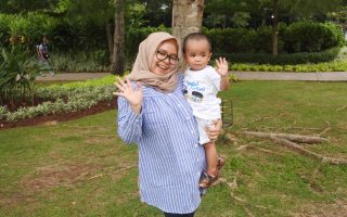 Review Mooimom Maternity and Nursing Stripe Shirt