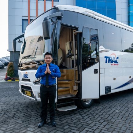 Sewa Bus Pariwisata di TRAC, Solusi Tepat untuk Liburan Bersama Rombongan