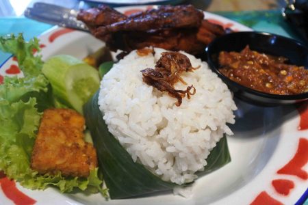 Icip Masakan Oma di Waroenk Talubi Kuliner Bogor